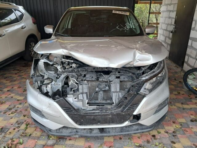 Серый Ниссан Rogue, объемом двигателя 0 л и пробегом 92 тыс. км за 12000 $, фото 2 на Automoto.ua