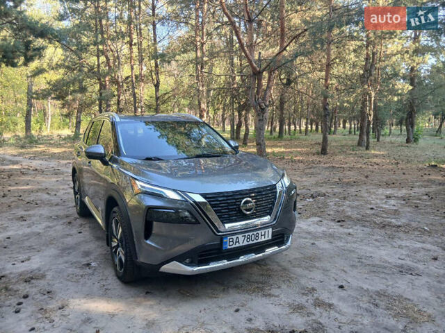 Серый Ниссан Rogue, объемом двигателя 1.5 л и пробегом 88 тыс. км за 27500 $, фото 1 на Automoto.ua