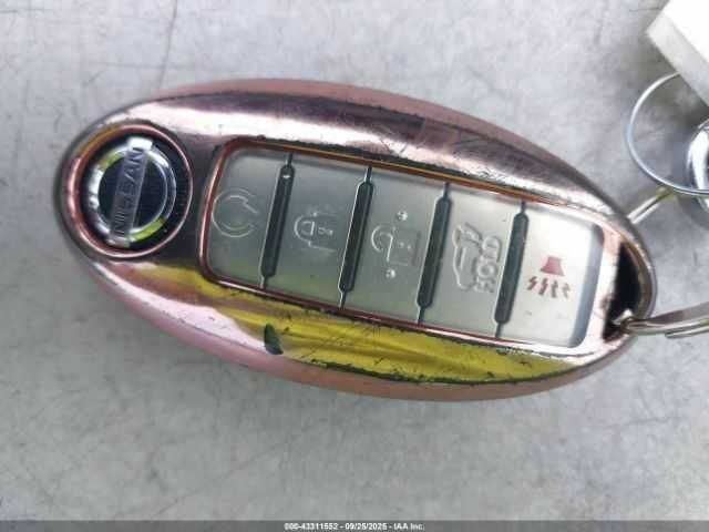 Серый Ниссан Rogue, объемом двигателя 2.5 л и пробегом 85 тыс. км за 5000 $, фото 10 на Automoto.ua