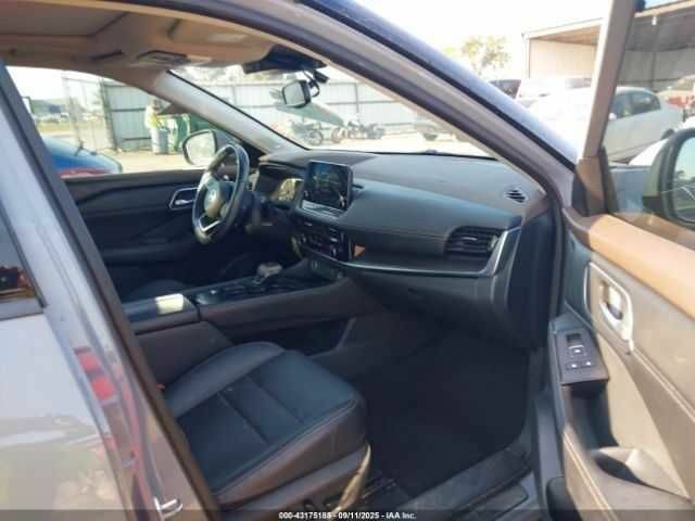 Сірий Ніссан Rogue, об'ємом двигуна 2.5 л та пробігом 73 тис. км за 6000 $, фото 6 на Automoto.ua