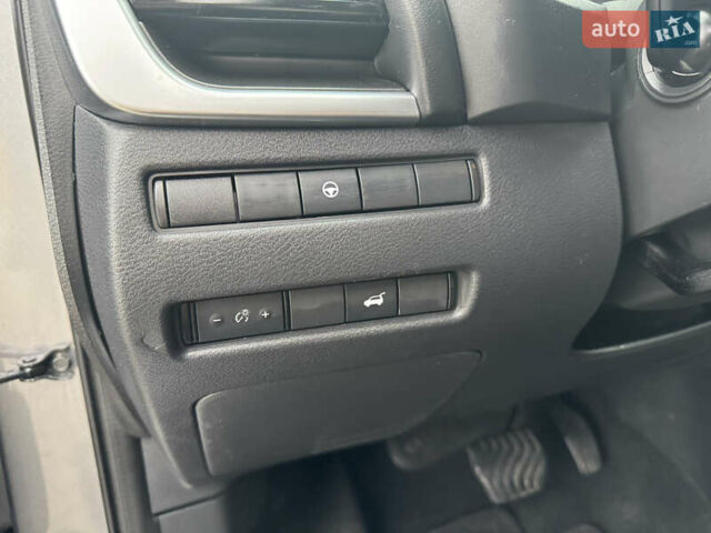 Сірий Ніссан Rogue, об'ємом двигуна 2.49 л та пробігом 140 тис. км за 23500 $, фото 8 на Automoto.ua