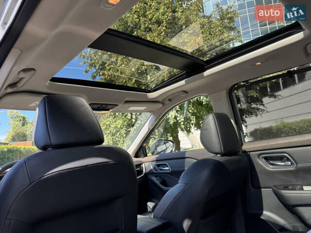 Сірий Ніссан Rogue, об'ємом двигуна 2.49 л та пробігом 27 тис. км за 30900 $, фото 12 на Automoto.ua