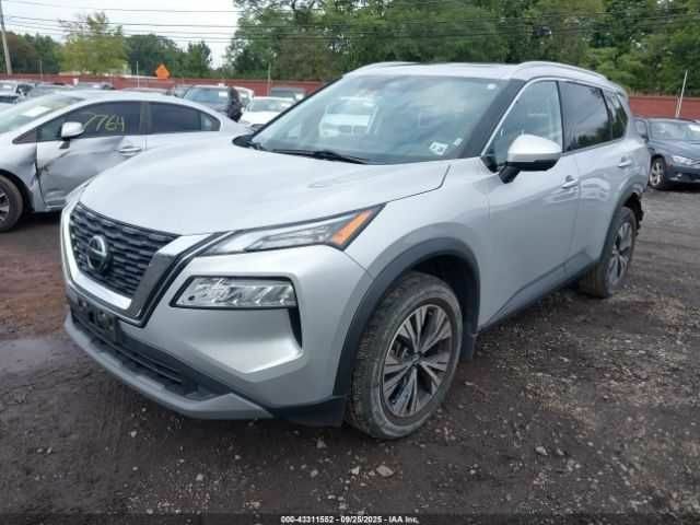 Серый Ниссан Rogue, объемом двигателя 2.5 л и пробегом 85 тыс. км за 5000 $, фото 1 на Automoto.ua