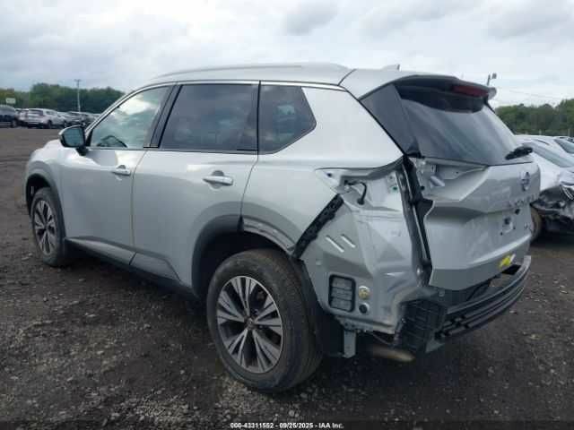 Серый Ниссан Rogue, объемом двигателя 2.5 л и пробегом 85 тыс. км за 5000 $, фото 17 на Automoto.ua