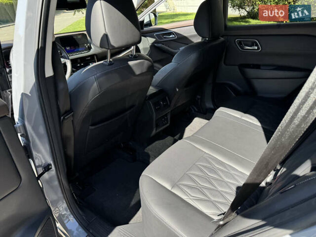 Сірий Ніссан Rogue, об'ємом двигуна 2.49 л та пробігом 27 тис. км за 30900 $, фото 27 на Automoto.ua