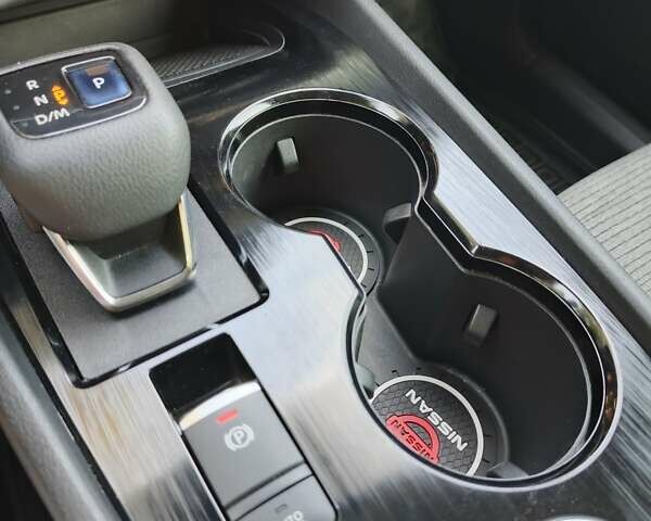 Серый Ниссан Rogue, объемом двигателя 2.49 л и пробегом 104 тыс. км за 21600 $, фото 19 на Automoto.ua