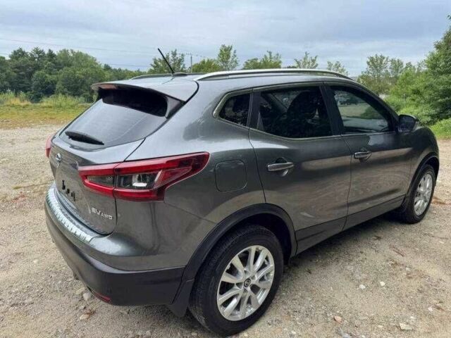 Серый Ниссан Rogue, объемом двигателя 2 л и пробегом 39 тыс. км за 4000 $, фото 2 на Automoto.ua