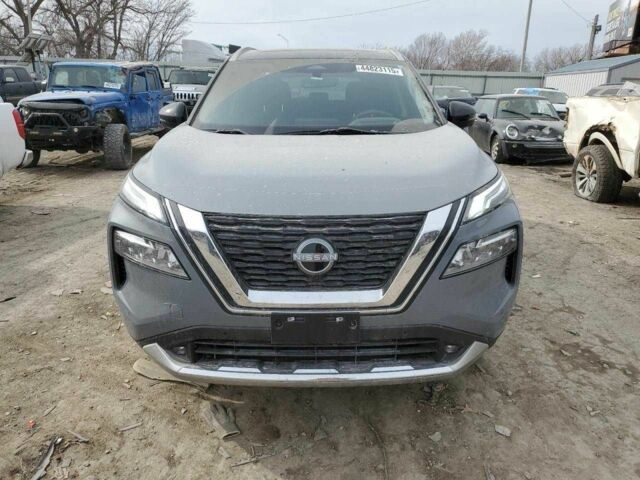 Серый Ниссан Rogue, объемом двигателя 1.5 л и пробегом 52 тыс. км за 11000 $, фото 1 на Automoto.ua