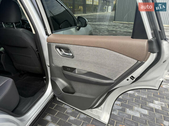 Сірий Ніссан Rogue, об'ємом двигуна 1.5 л та пробігом 72 тис. км за 22500 $, фото 20 на Automoto.ua