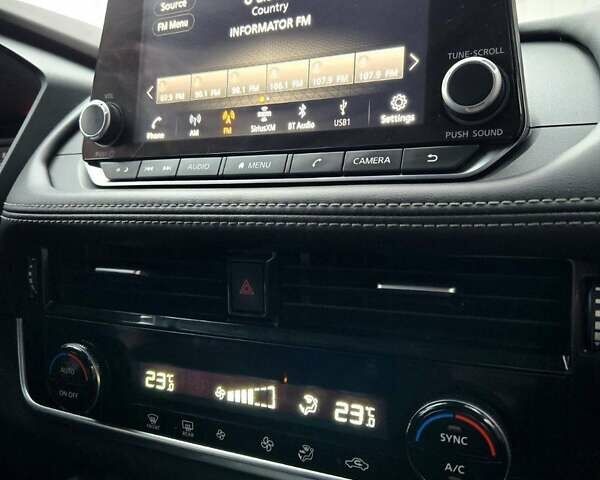 Серый Ниссан Rogue, объемом двигателя 1.5 л и пробегом 40 тыс. км за 18499 $, фото 81 на Automoto.ua