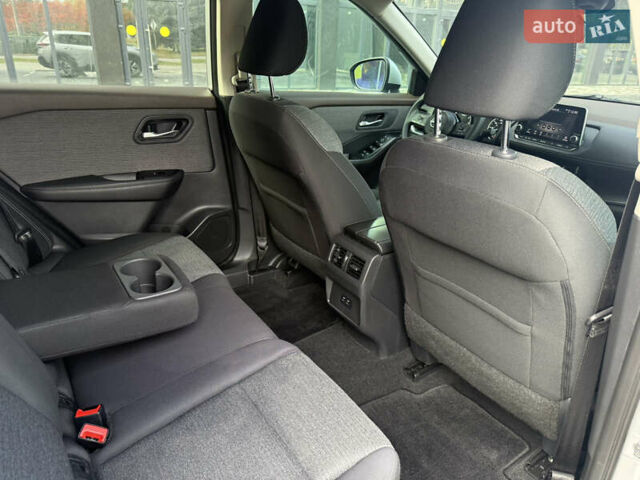 Сірий Ніссан Rogue, об'ємом двигуна 1.5 л та пробігом 72 тис. км за 22500 $, фото 21 на Automoto.ua