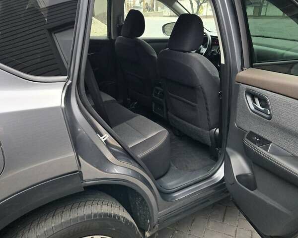 Серый Ниссан Rogue, объемом двигателя 1.5 л и пробегом 40 тыс. км за 18499 $, фото 55 на Automoto.ua