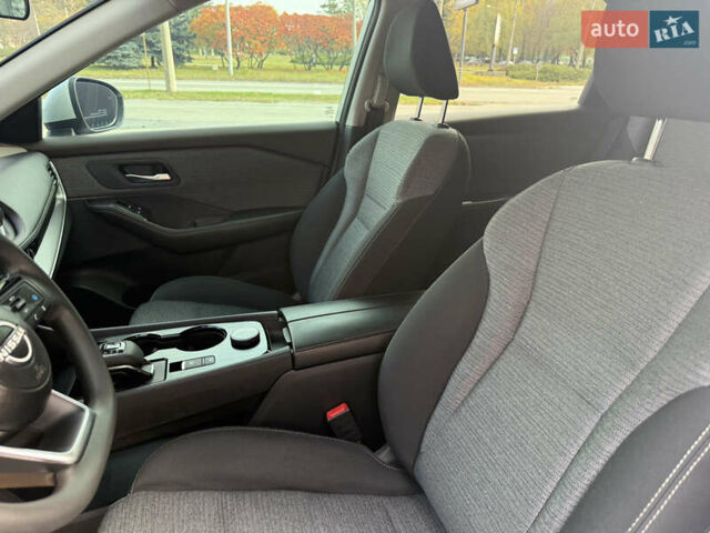 Сірий Ніссан Rogue, об'ємом двигуна 1.5 л та пробігом 72 тис. км за 22500 $, фото 38 на Automoto.ua
