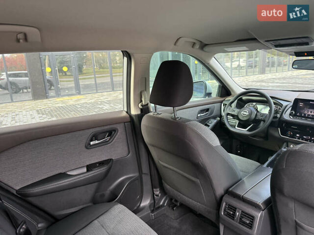 Сірий Ніссан Rogue, об'ємом двигуна 1.5 л та пробігом 72 тис. км за 22500 $, фото 23 на Automoto.ua