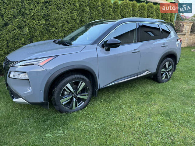 Сірий Ніссан Rogue, об'ємом двигуна 1.5 л та пробігом 32 тис. км за 28000 $, фото 25 на Automoto.ua