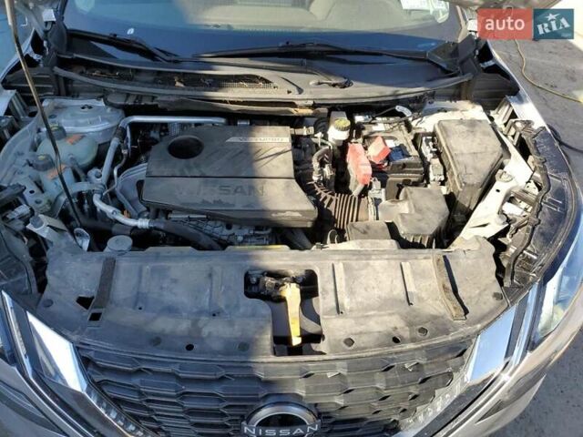 Серый Ниссан Rogue, объемом двигателя 1.5 л и пробегом 170 тыс. км за 6300 $, фото 11 на Automoto.ua