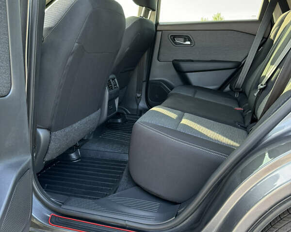 Серый Ниссан Rogue, объемом двигателя 1.48 л и пробегом 30 тыс. км за 22350 $, фото 5 на Automoto.ua