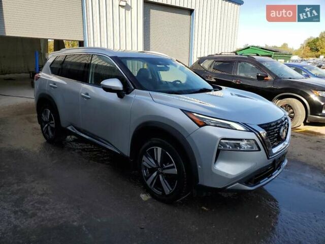 Серый Ниссан Rogue, объемом двигателя 1.5 л и пробегом 170 тыс. км за 6300 $, фото 3 на Automoto.ua