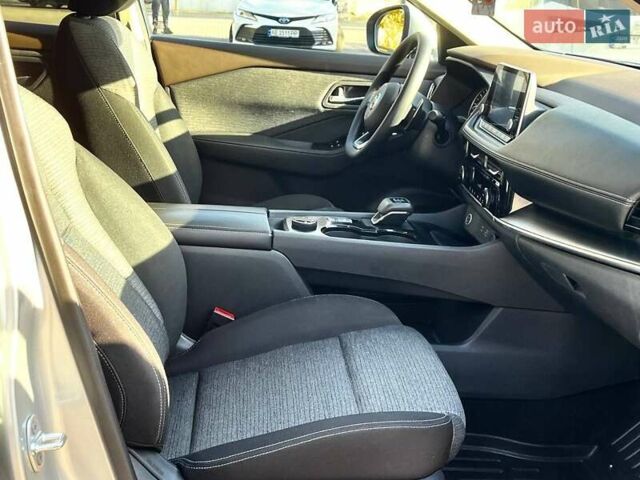 Серый Ниссан Rogue, объемом двигателя 1.5 л и пробегом 111 тыс. км за 23500 $, фото 10 на Automoto.ua