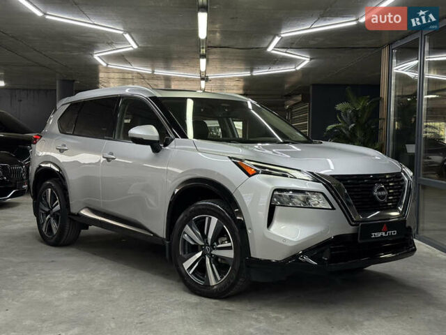 Серый Ниссан Rogue, объемом двигателя 1.5 л и пробегом 29 тыс. км за 28900 $, фото 1 на Automoto.ua