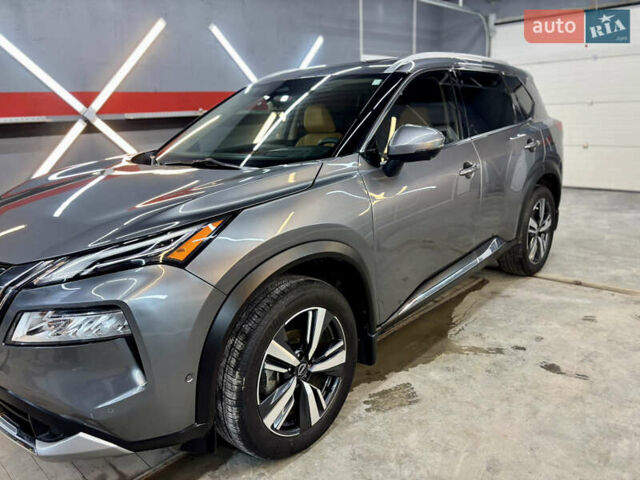 Серый Ниссан Rogue, объемом двигателя 1.5 л и пробегом 46 тыс. км за 26000 $, фото 5 на Automoto.ua