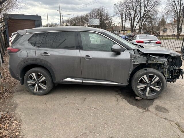 Серый Ниссан Rogue, объемом двигателя 1.5 л и пробегом 47 тыс. км за 20500 $, фото 4 на Automoto.ua