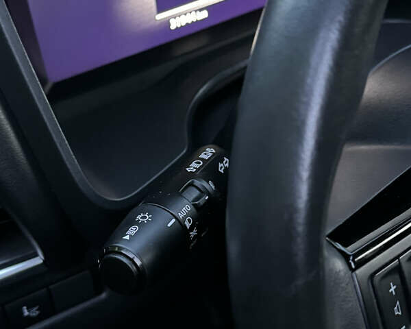 Сірий Ніссан Rogue, об'ємом двигуна 1.5 л та пробігом 32 тис. км за 28000 $, фото 5 на Automoto.ua