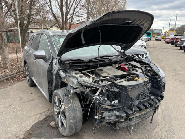 Серый Ниссан Rogue, объемом двигателя 1.5 л и пробегом 47 тыс. км за 20500 $, фото 9 на Automoto.ua