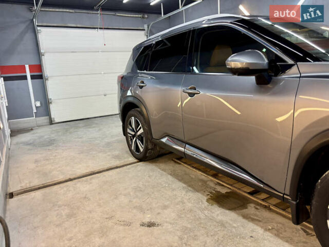 Серый Ниссан Rogue, объемом двигателя 1.5 л и пробегом 46 тыс. км за 26000 $, фото 13 на Automoto.ua