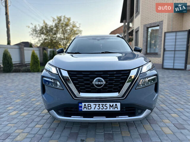 Серый Ниссан Rogue, объемом двигателя 1.5 л и пробегом 18 тыс. км за 26950 $, фото 2 на Automoto.ua