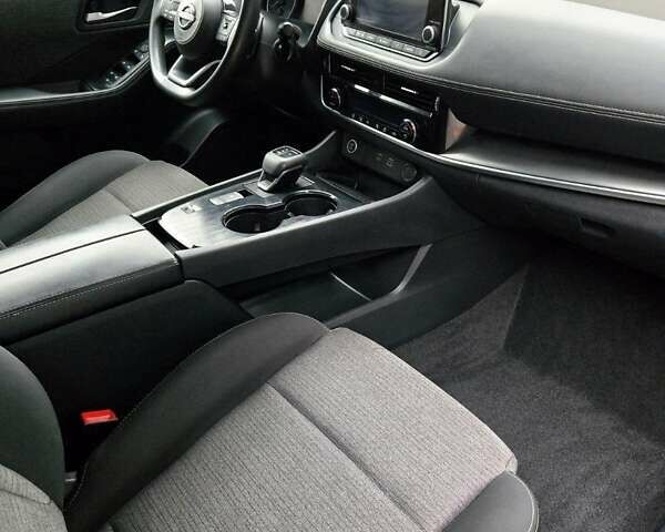 Серый Ниссан Rogue, объемом двигателя 1.5 л и пробегом 40 тыс. км за 18499 $, фото 66 на Automoto.ua