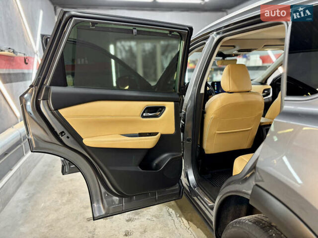 Серый Ниссан Rogue, объемом двигателя 1.5 л и пробегом 46 тыс. км за 26000 $, фото 33 на Automoto.ua