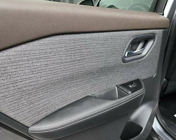 Серый Ниссан Rogue, объемом двигателя 1.5 л и пробегом 40 тыс. км за 18499 $, фото 46 на Automoto.ua