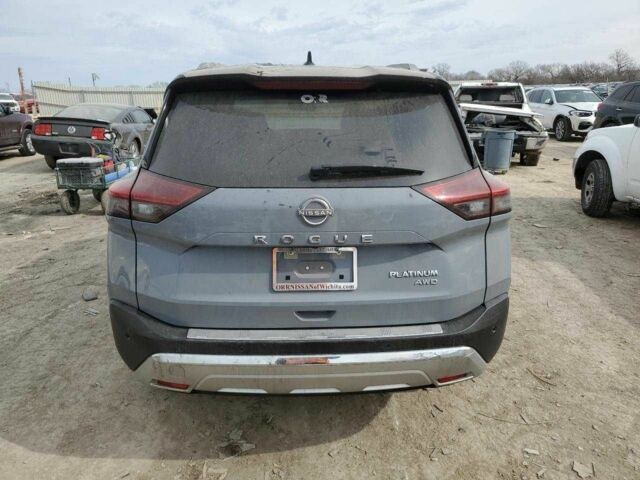 Серый Ниссан Rogue, объемом двигателя 1.5 л и пробегом 52 тыс. км за 11000 $, фото 5 на Automoto.ua