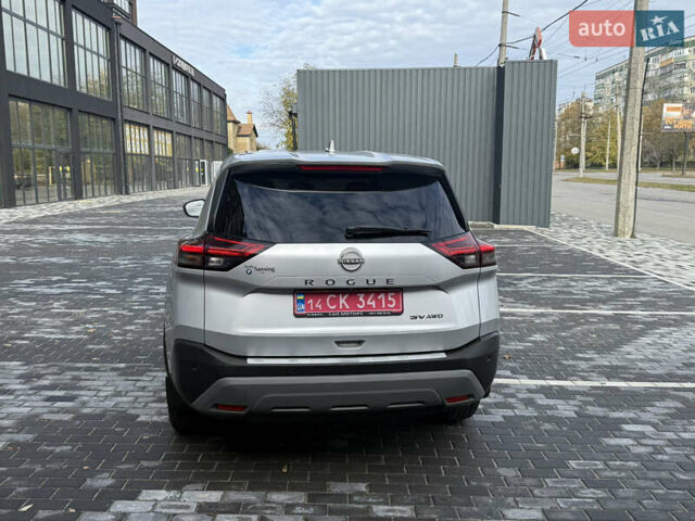 Сірий Ніссан Rogue, об'ємом двигуна 1.5 л та пробігом 72 тис. км за 22500 $, фото 5 на Automoto.ua