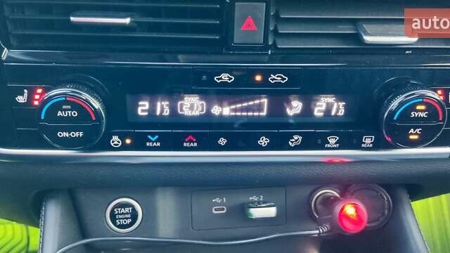 Серый Ниссан Rogue, объемом двигателя 1.5 л и пробегом 36 тыс. км за 34700 $, фото 21 на Automoto.ua