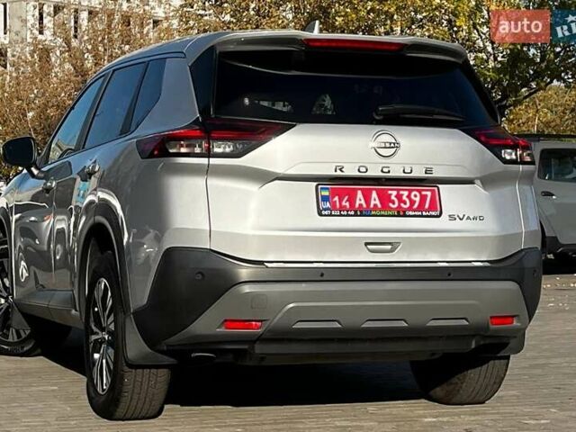 Серый Ниссан Rogue, объемом двигателя 1.5 л и пробегом 111 тыс. км за 23500 $, фото 4 на Automoto.ua
