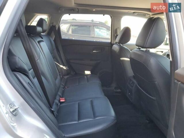 Серый Ниссан Rogue, объемом двигателя 1.5 л и пробегом 170 тыс. км за 6300 $, фото 10 на Automoto.ua