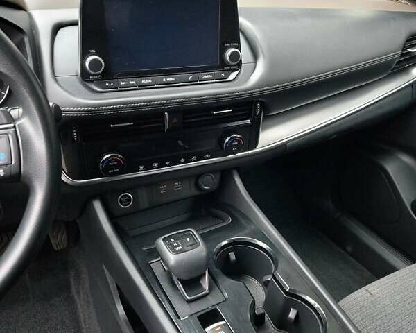 Серый Ниссан Rogue, объемом двигателя 1.5 л и пробегом 40 тыс. км за 18499 $, фото 41 на Automoto.ua