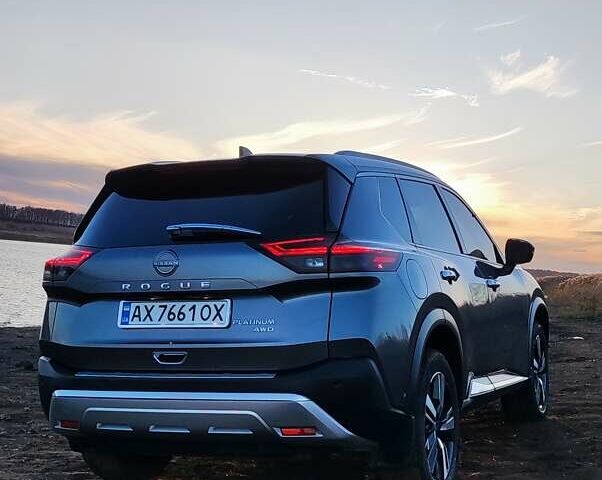 Серый Ниссан Rogue, объемом двигателя 1.5 л и пробегом 36 тыс. км за 34700 $, фото 6 на Automoto.ua