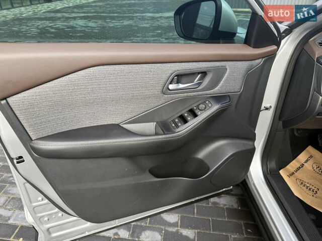 Сірий Ніссан Rogue, об'ємом двигуна 1.5 л та пробігом 72 тис. км за 22500 $, фото 36 на Automoto.ua