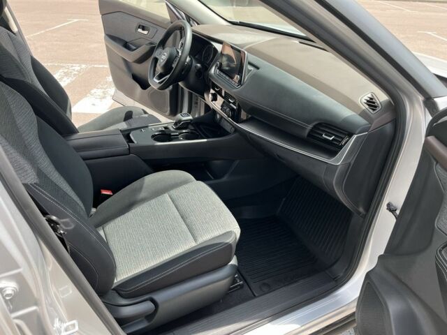 Сірий Ніссан Rogue, об'ємом двигуна 1.5 л та пробігом 148 тис. км за 19500 $, фото 9 на Automoto.ua