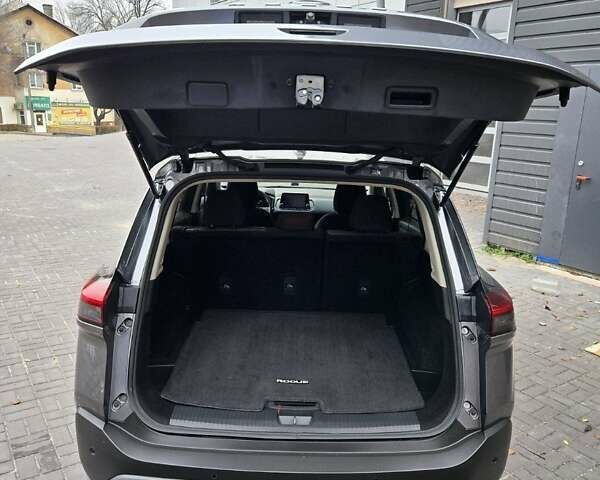 Серый Ниссан Rogue, объемом двигателя 1.5 л и пробегом 40 тыс. км за 18499 $, фото 56 на Automoto.ua