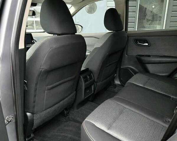 Серый Ниссан Rogue, объемом двигателя 1.5 л и пробегом 40 тыс. км за 18499 $, фото 48 на Automoto.ua