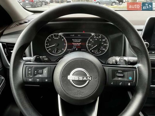 Сірий Ніссан Rogue, об'ємом двигуна 2.39 л та пробігом 109 тис. км за 22500 $, фото 18 на Automoto.ua