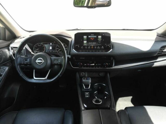 Серый Ниссан Rogue, объемом двигателя 1.5 л и пробегом 15 тыс. км за 18300 $, фото 8 на Automoto.ua