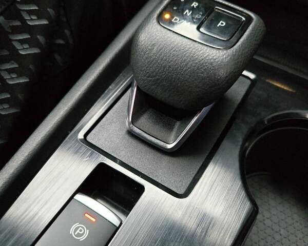 Серый Ниссан Rogue, объемом двигателя 1.5 л и пробегом 40 тыс. км за 18499 $, фото 79 на Automoto.ua