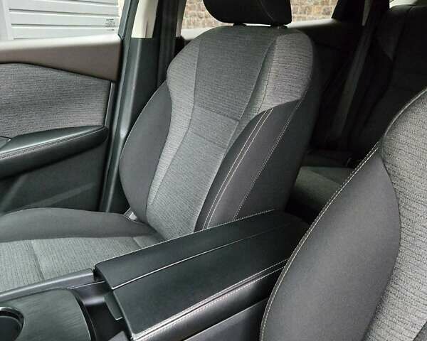 Серый Ниссан Rogue, объемом двигателя 1.5 л и пробегом 40 тыс. км за 18499 $, фото 39 на Automoto.ua