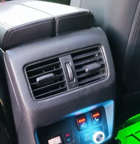 Серый Ниссан Rogue, объемом двигателя 1.5 л и пробегом 36 тыс. км за 34700 $, фото 18 на Automoto.ua