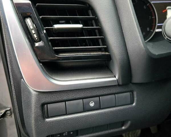 Серый Ниссан Rogue, объемом двигателя 1.5 л и пробегом 40 тыс. км за 18499 $, фото 36 на Automoto.ua